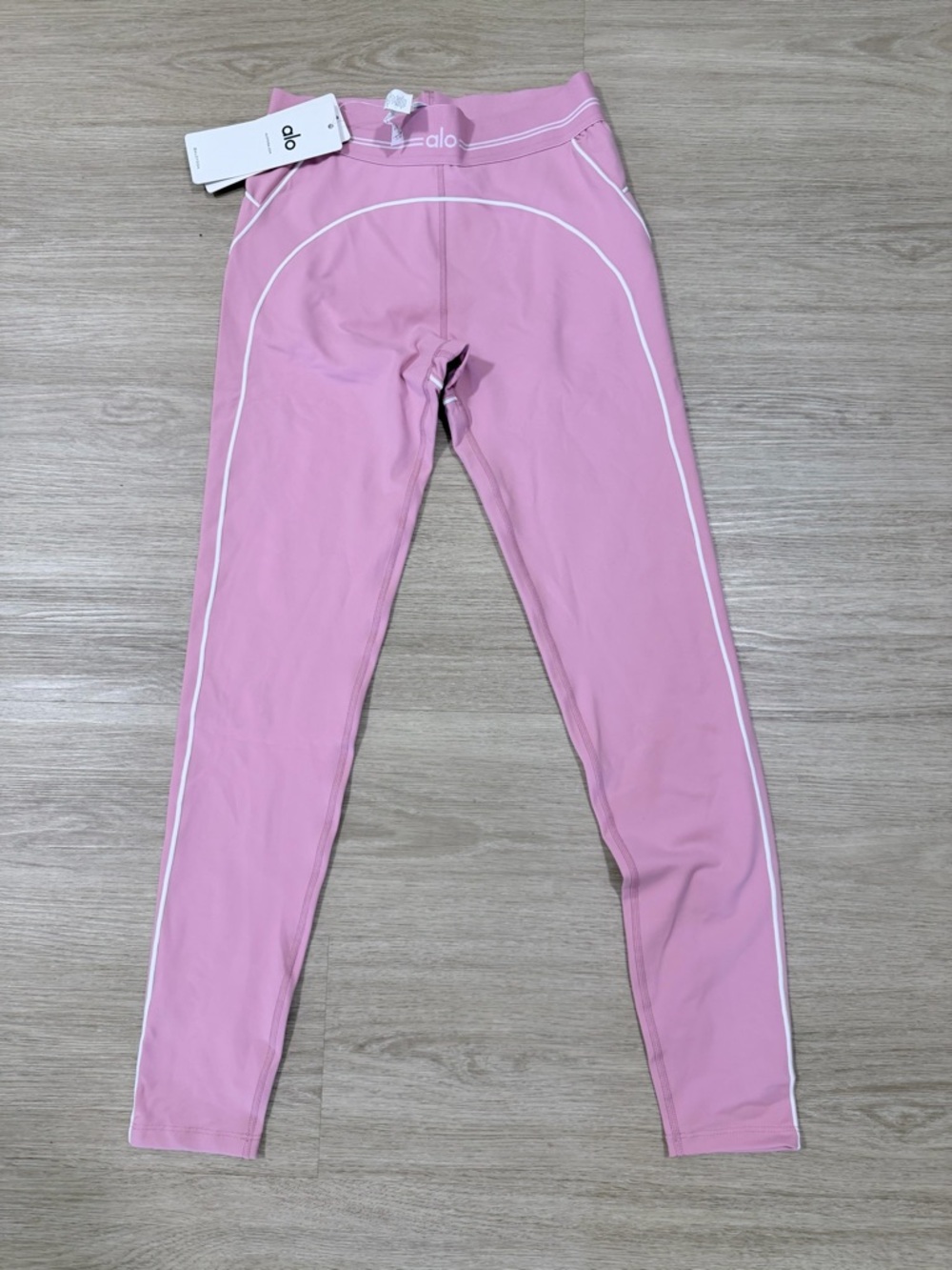ALO Yoga heart throb leggings